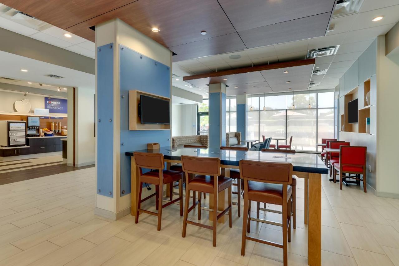 Holiday Inn Express - Wilmington - Porters Neck By Ihg エクステリア 写真