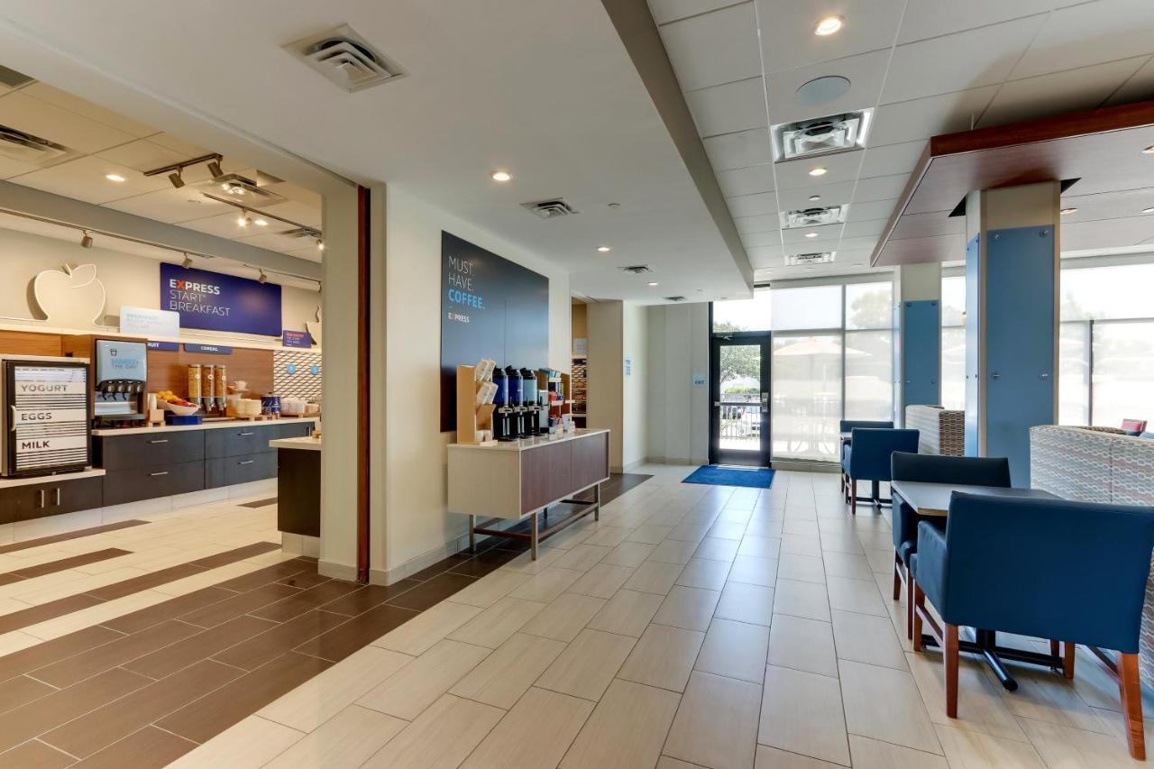Holiday Inn Express - Wilmington - Porters Neck By Ihg エクステリア 写真