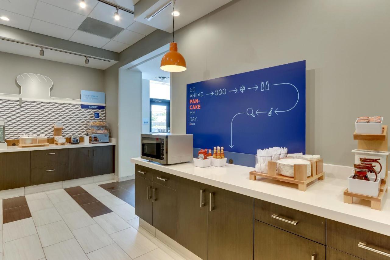 Holiday Inn Express - Wilmington - Porters Neck By Ihg エクステリア 写真